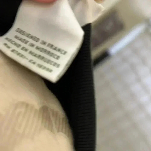 LaCoste Izod black knit pull over S/M - Picture 6 of 7